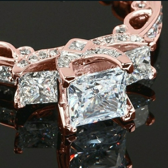 A size 7 1/2 Rose gold ring - Picture 5 of 11